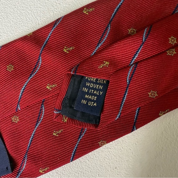 Brooks Brothers Silk Red Nautical Anchor Sail Wheel Boat Patterned Tie - Picture 2 of 5
